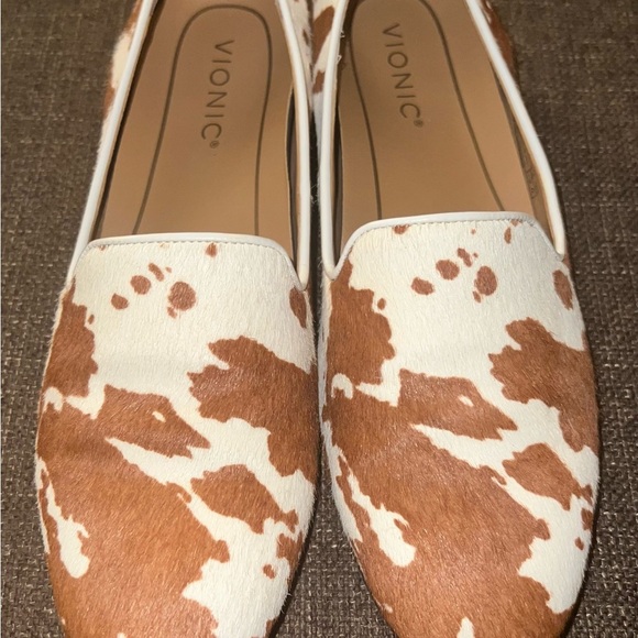 Vionic Brown and White Loafers - Picture 3 of 4